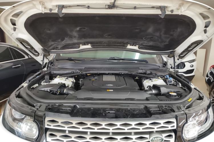 Used Land Rover Range Sport 2015 3.0 SDV6 HSE Engine Bay