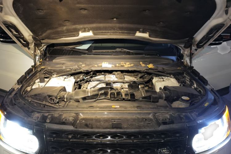 Used Land Rover Range Sport 2015 3.0 SC V6 HSE DYNAMIC Engine Bay