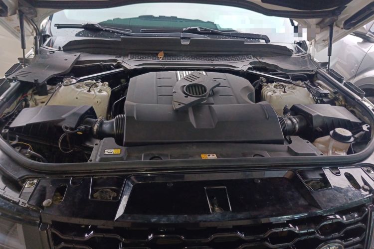 Used Land Rover Range Sport 2015 3.0 SC V6 HSE Engine Bay