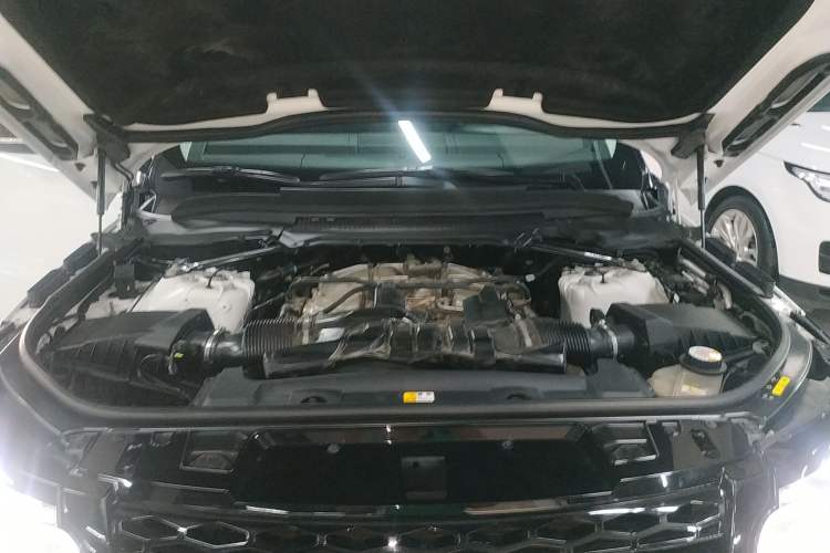 Used Land Rover Range Sport 2015 3.0 SC V6 HSE DYNAMIC Engine Bay