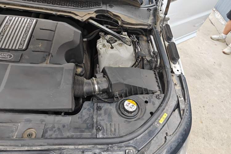 Used Land Rover Range Sport 2015 3.0 SC V6 HSE DYNAMIC Engine Bay Left