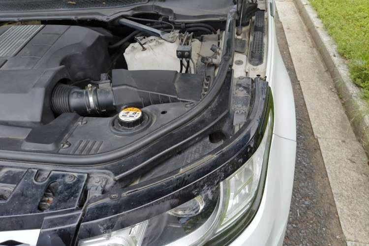 Used Land Rover Range Sport 2015 3.0 SC V6 HSE Engine Bay Left