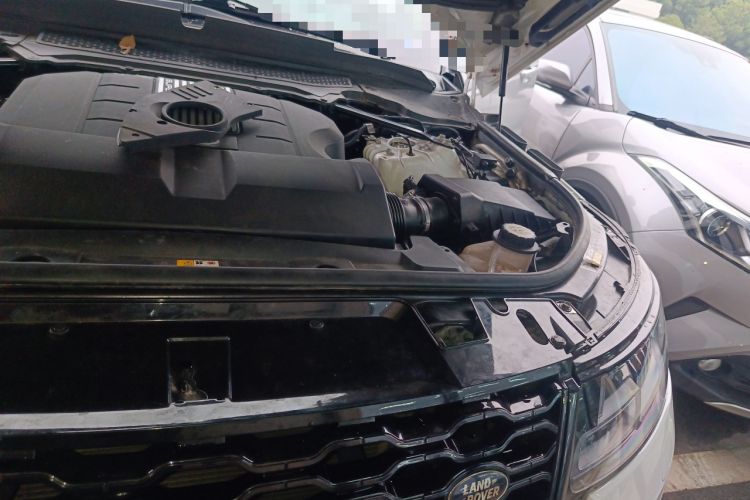 Used Land Rover Range Sport 2015 3.0 SC V6 HSE Engine Bay Left