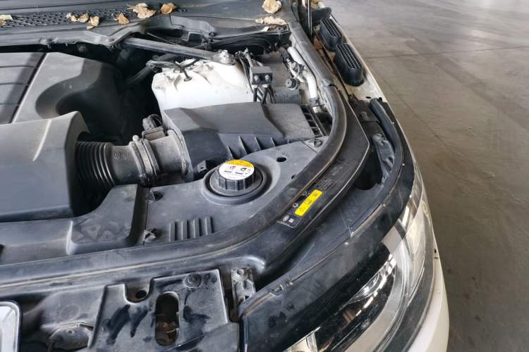 Used Land Rover Range Sport 2015 3.0 SC V6 HSE DYNAMIC Engine Bay Left