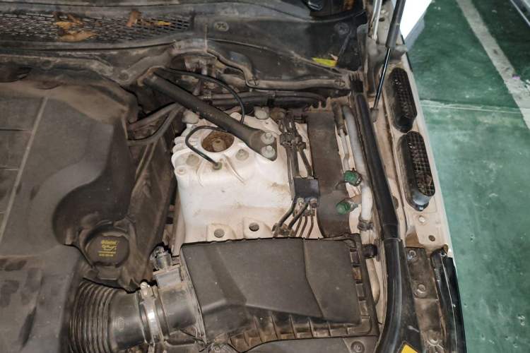 Used Land Rover Range Sport 2015 3.0 SDV6 HSE Engine Bay Left