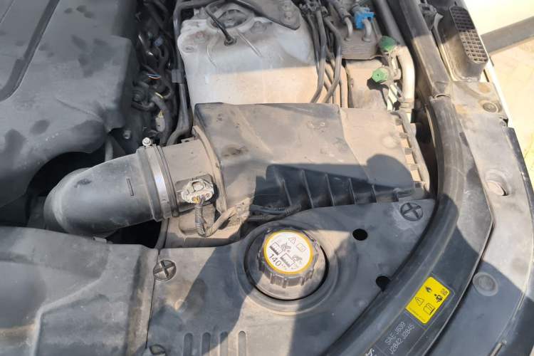 Used Land Rover Range Sport 2015 3.0 SDV6 HSE Engine Bay Left