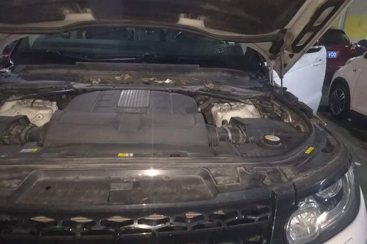 Used Land Rover Range Sport 2015 3.0 SC V6 HSE DYNAMIC Engine Bay Left
