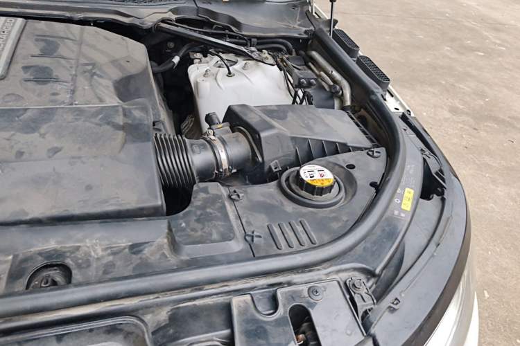 Used Land Rover Range Sport 2015 3.0 SC V6 HSE DYNAMIC Engine Bay Left