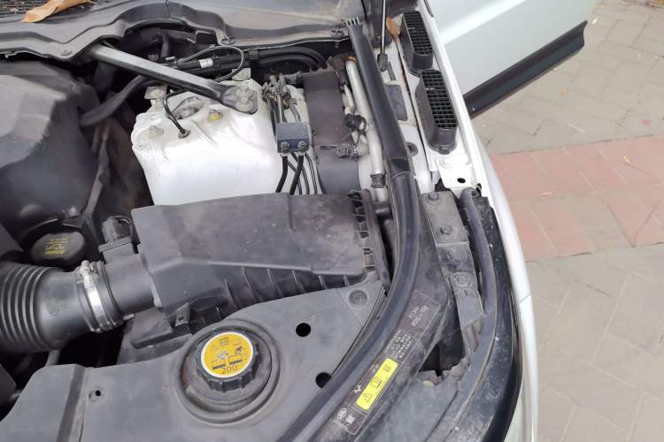 Used Land Rover Range Sport 2015 3.0 SC V6 HSE DYNAMIC Engine Bay Left