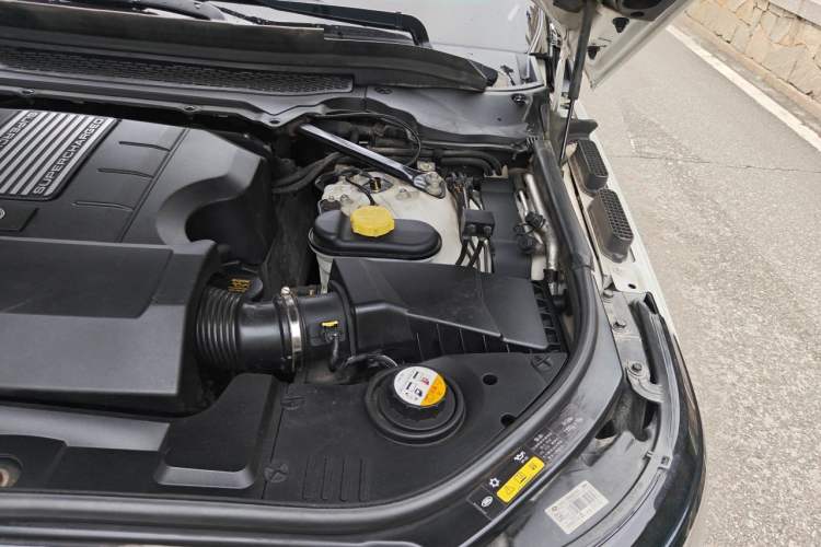 Used Land Rover Range Sport  Engine Bay Left