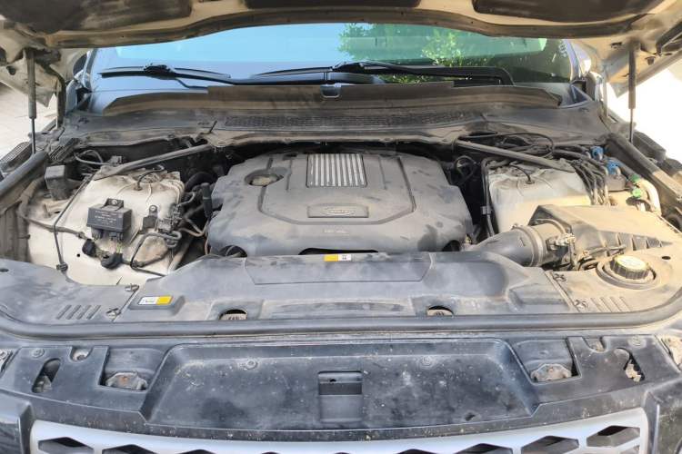 Used Land Rover Range Sport 2015 3.0 SDV6 HSE Engine Bay