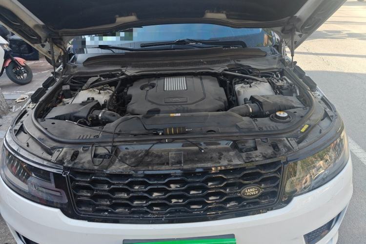 Used Land Rover Range Sport 2015 3.0 SDV6 HSE Engine Bay