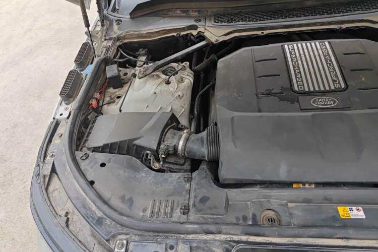 Used Land Rover Range Sport 2015 3.0 SC V6 HSE DYNAMIC Engine Bay Right