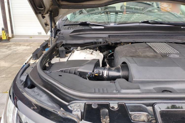 Used Land Rover Range Sport 2015 3.0 SC V6 HSE Engine Bay Right