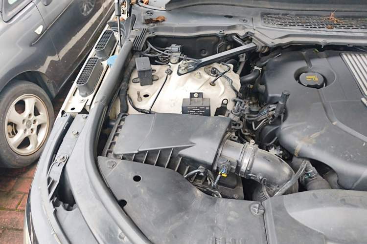 Used Land Rover Range Sport 2015 3.0 SDV6 HSE Engine Bay Right