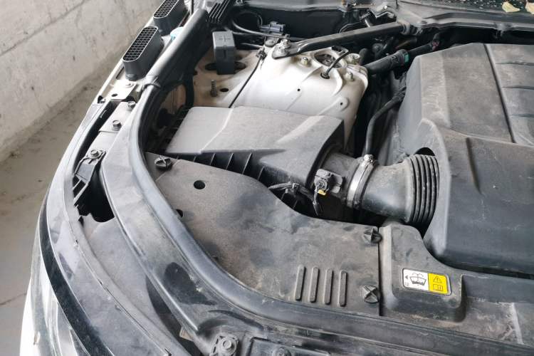 Used Land Rover Range Sport 2015 3.0 SC V6 HSE DYNAMIC Engine Bay Right