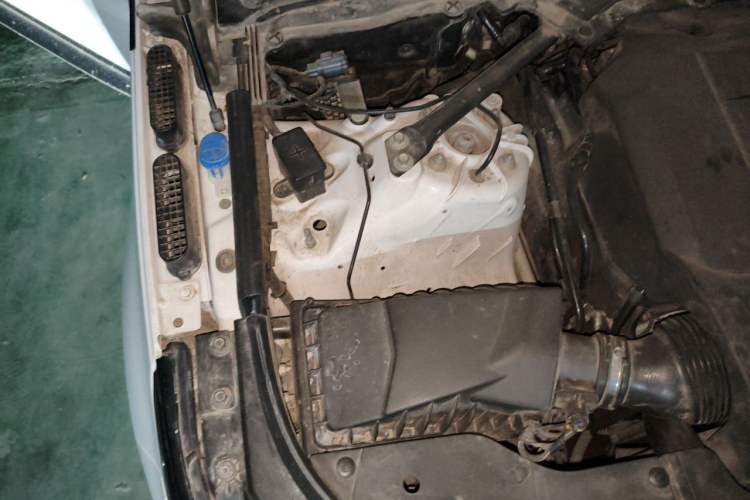 Used Land Rover Range Sport 2015 3.0 SDV6 HSE Engine Bay Right
