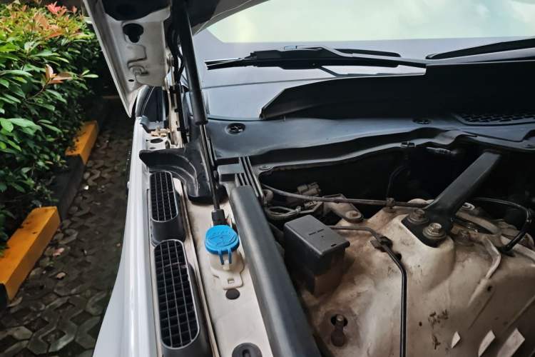Used Land Rover Range Sport 2015 3.0 SC V6 HSE Engine Bay Right