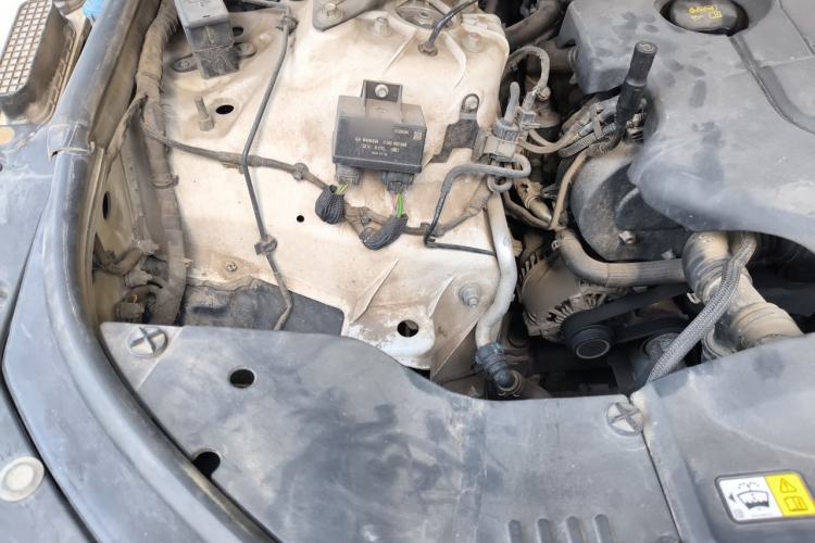 Used Land Rover Range Sport 2015 3.0 SDV6 HSE Engine Bay Right