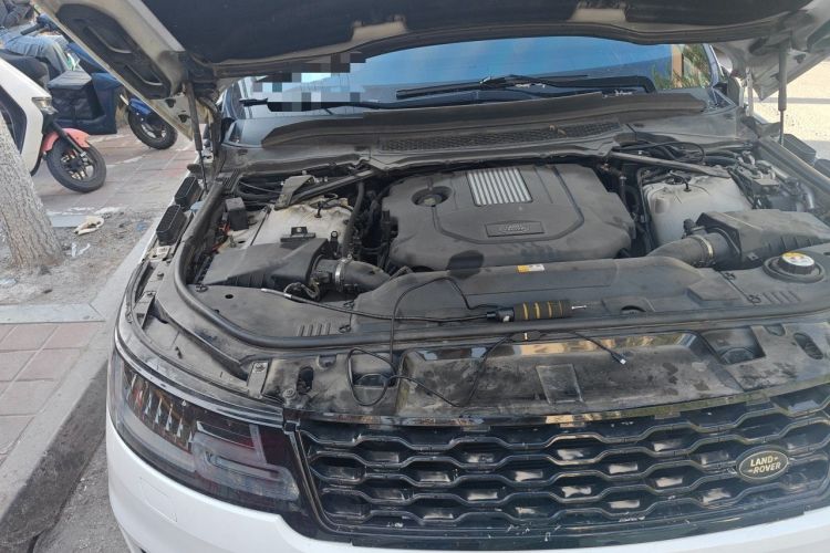 Used Land Rover Range Sport 2015 3.0 SDV6 HSE Engine Bay Right