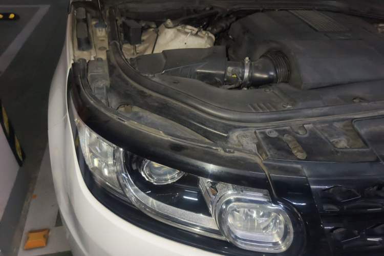 Used Land Rover Range Sport 2015 3.0 SC V6 HSE DYNAMIC Engine Bay Right