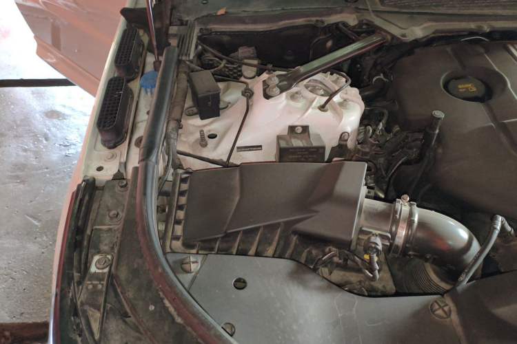 Used Land Rover Range Sport 2015 3.0 SDV6 HSE Engine Bay Right