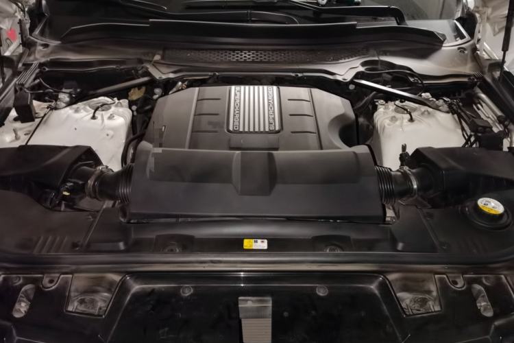 Used Land Rover Range Sport 2015 3.0 SC V6 HSE DYNAMIC Engine Bay