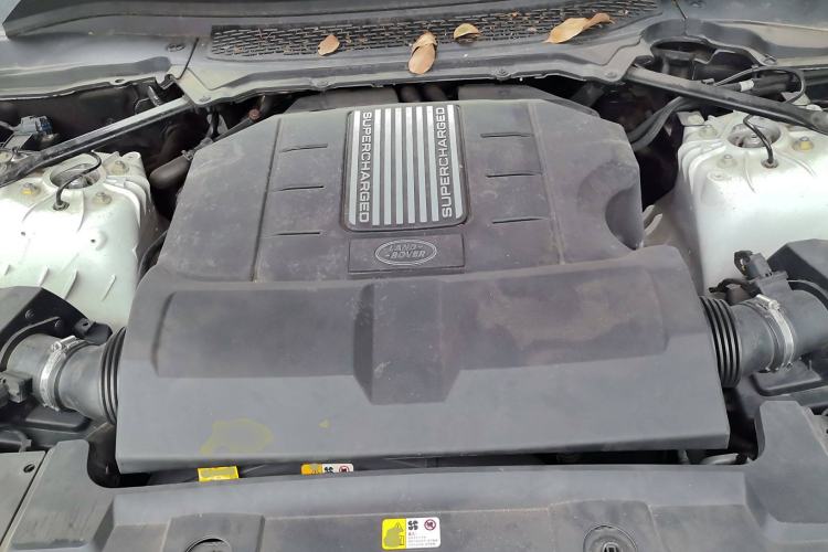 Used Land Rover Range Sport 2015 3.0 SC V6 HSE DYNAMIC Engine Bay