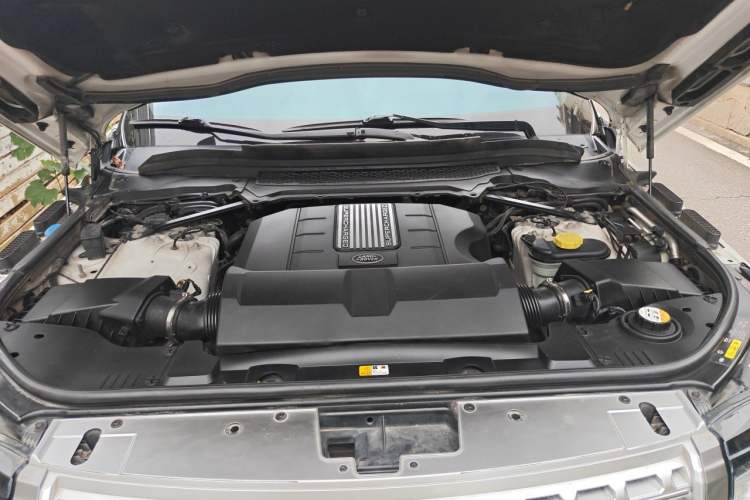 Used Land Rover Range Sport  Engine Bay