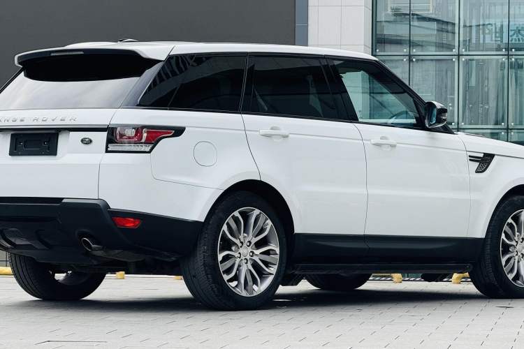Used Land Rover Range Sport 2015 3.0 SC V6 HSE DYNAMIC Exterior 4