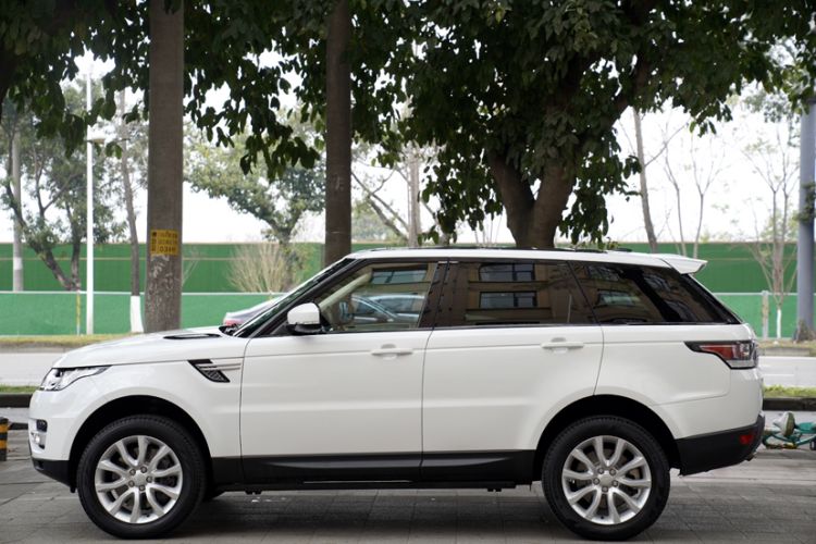 Used Land Rover Range Sport 2015 3.0 SDV6 HSE Exterior 9