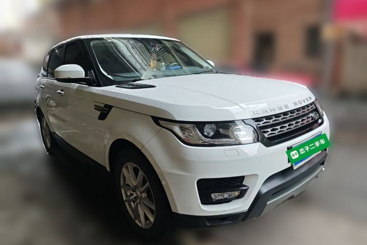 Used Land Rover Range Sport 2015 3.0 SDV6 HSE Front Right 45 Deg
