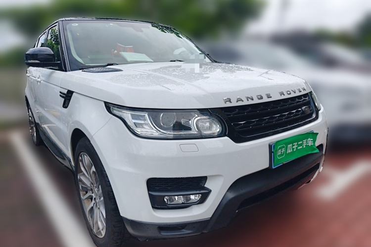 Used Land Rover Range Sport 2015 3.0 SDV6 HSE Front Right 45 Deg