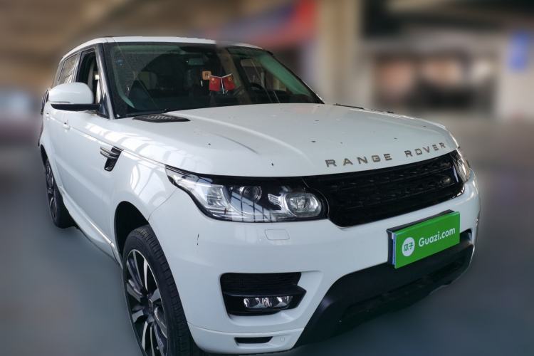 Used Land Rover Range Sport 2015 3.0 SC V6 HSE DYNAMIC Front Right 45 Deg