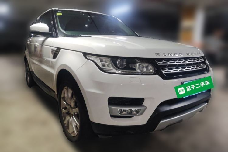 Used Land Rover Range Sport 2015 3.0 SDV6 HSE Front Right 45 Deg