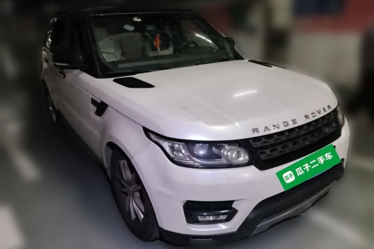 Used Land Rover Range Sport 2015 3.0 SDV6 HSE Front Right 45 Deg