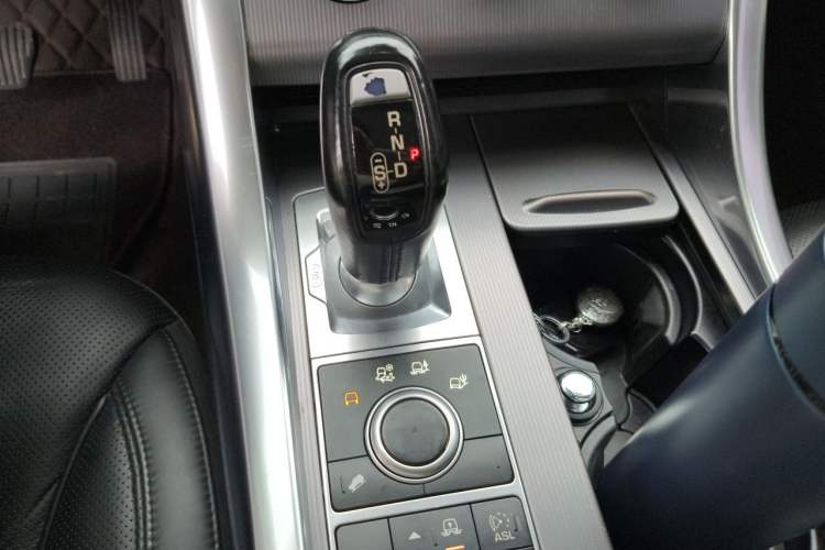 Used Land Rover Range Sport 2015 3.0 SC V6 HSE Gear Lever