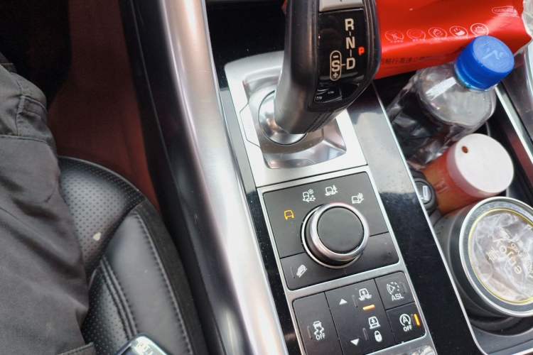 Used Land Rover Range Sport 2015 3.0 SC V6 HSE Gear Lever