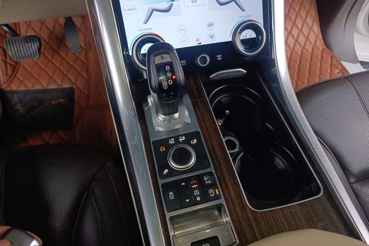 Used Land Rover Range Sport 2015 3.0 SC V6 HSE Gear Lever