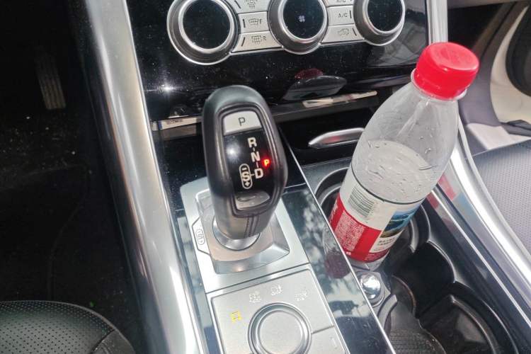 Used Land Rover Range Sport 2015 3.0 SDV6 HSE Gear Lever