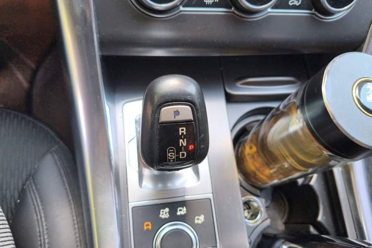 Used Land Rover Range Sport 2015 3.0 SDV6 HSE Gear Lever