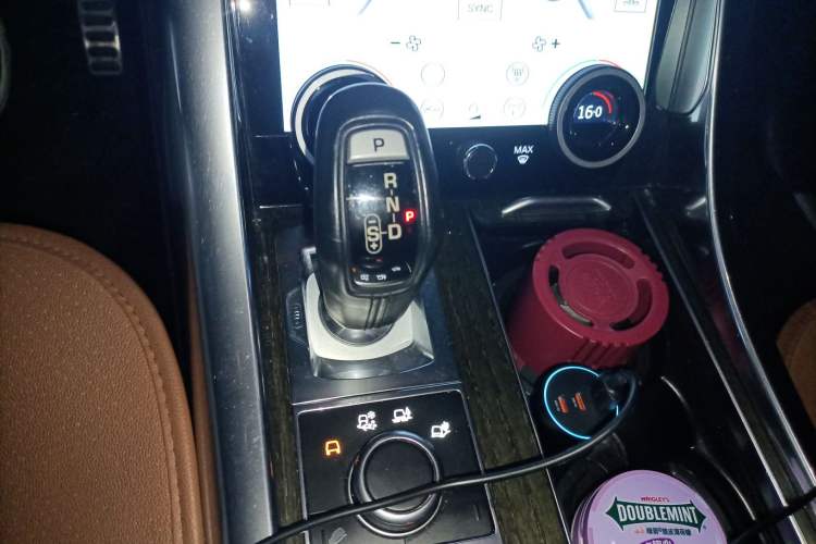 Used Land Rover Range Sport 2015 3.0 SC V6 HSE Gear Lever