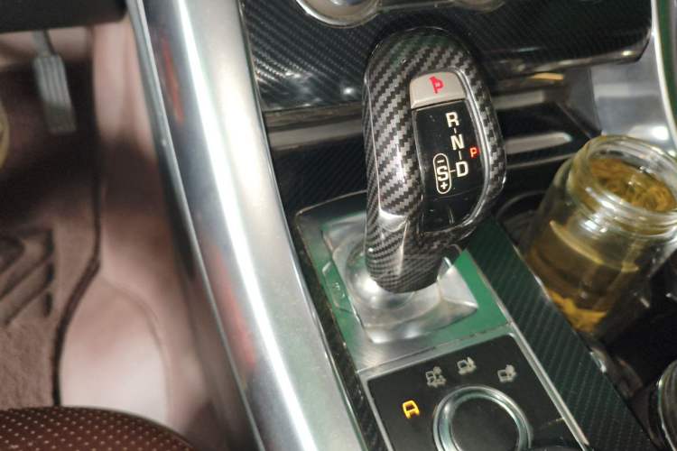 Used Land Rover Range Sport 2015 3.0 SDV6 HSE Gear Lever