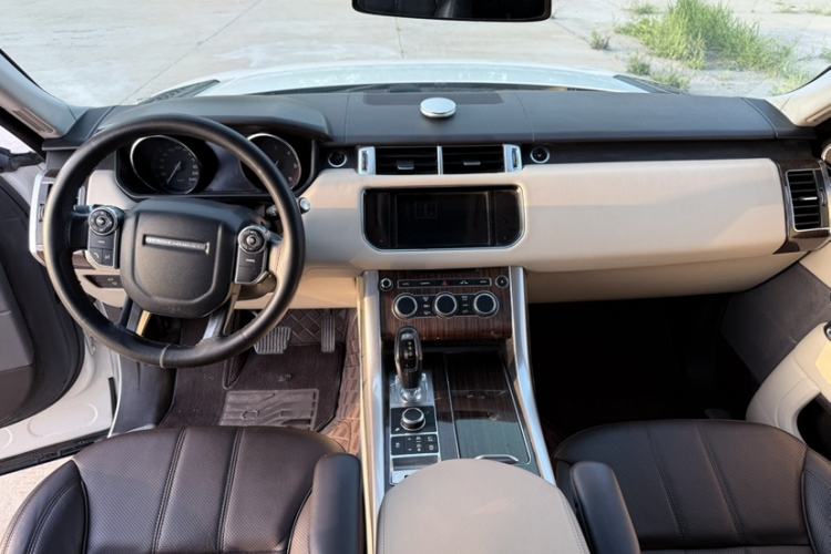 Used Land Rover Range Sport 2015 3.0 SDV6 HSE Interior 1