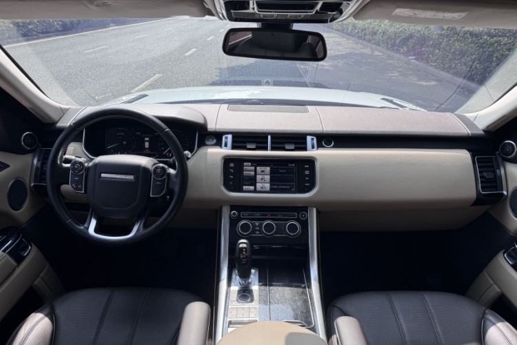 Used Land Rover Range Sport 2015 3.0 SC V6 HSE Interior 1