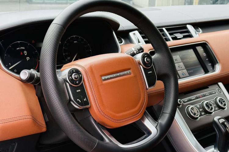 Used Land Rover Range Sport 2015 3.0 SC V6 HSE DYNAMIC Interior 3