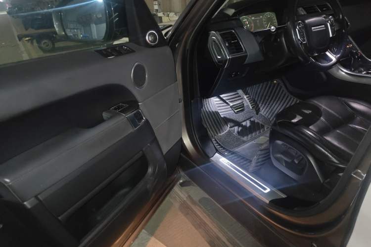 Used Land Rover Range Sport 2015 3.0 SDV6 HSE DYNAMIC Interior 3
