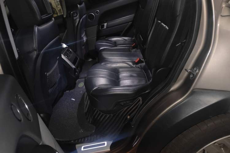 Used Land Rover Range Sport 2015 3.0 SDV6 HSE DYNAMIC Interior 4