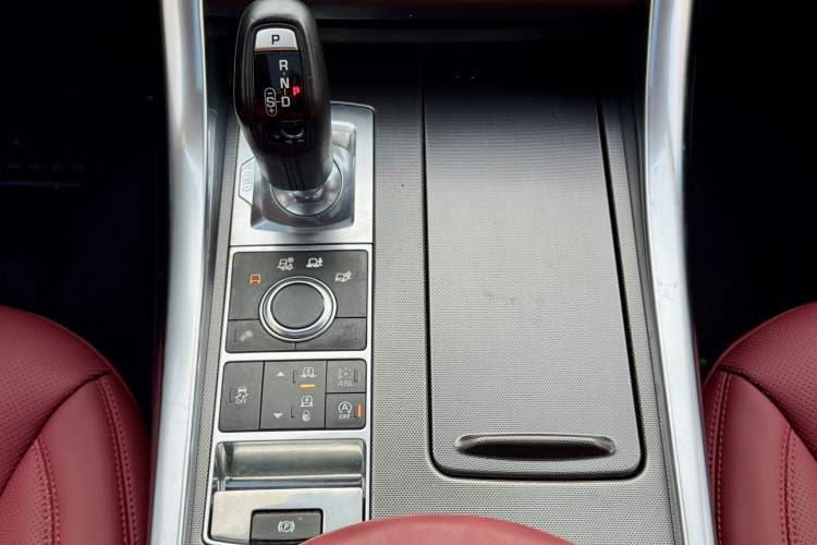 Used Land Rover Range Sport 2015 3.0 SC V6 HSE DYNAMIC Interior 4