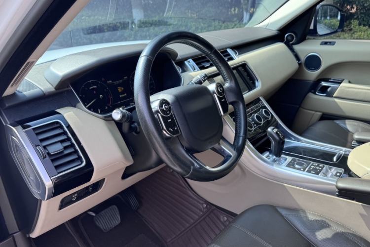 Used Land Rover Range Sport 2015 3.0 SC V6 HSE Interior 6